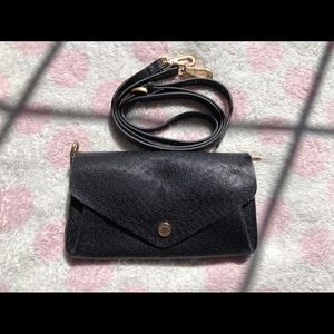 NWOT SALAD black Crossbody wallet
